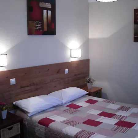 Hotell Le Nid 2*