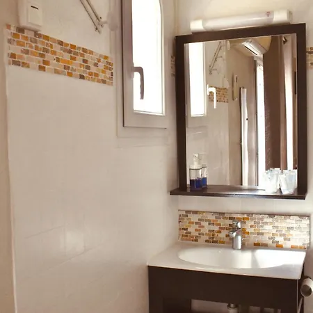 Le Nid ארגלס-סור-מר