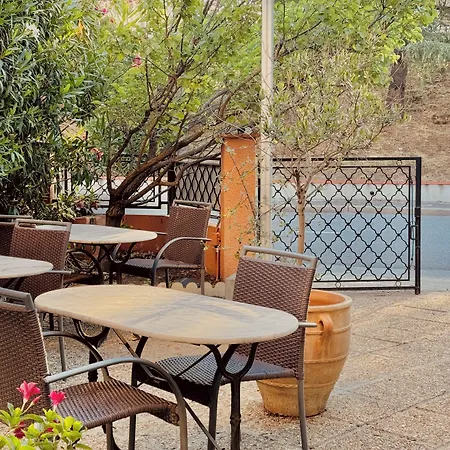 Hotel Le Nid 2*